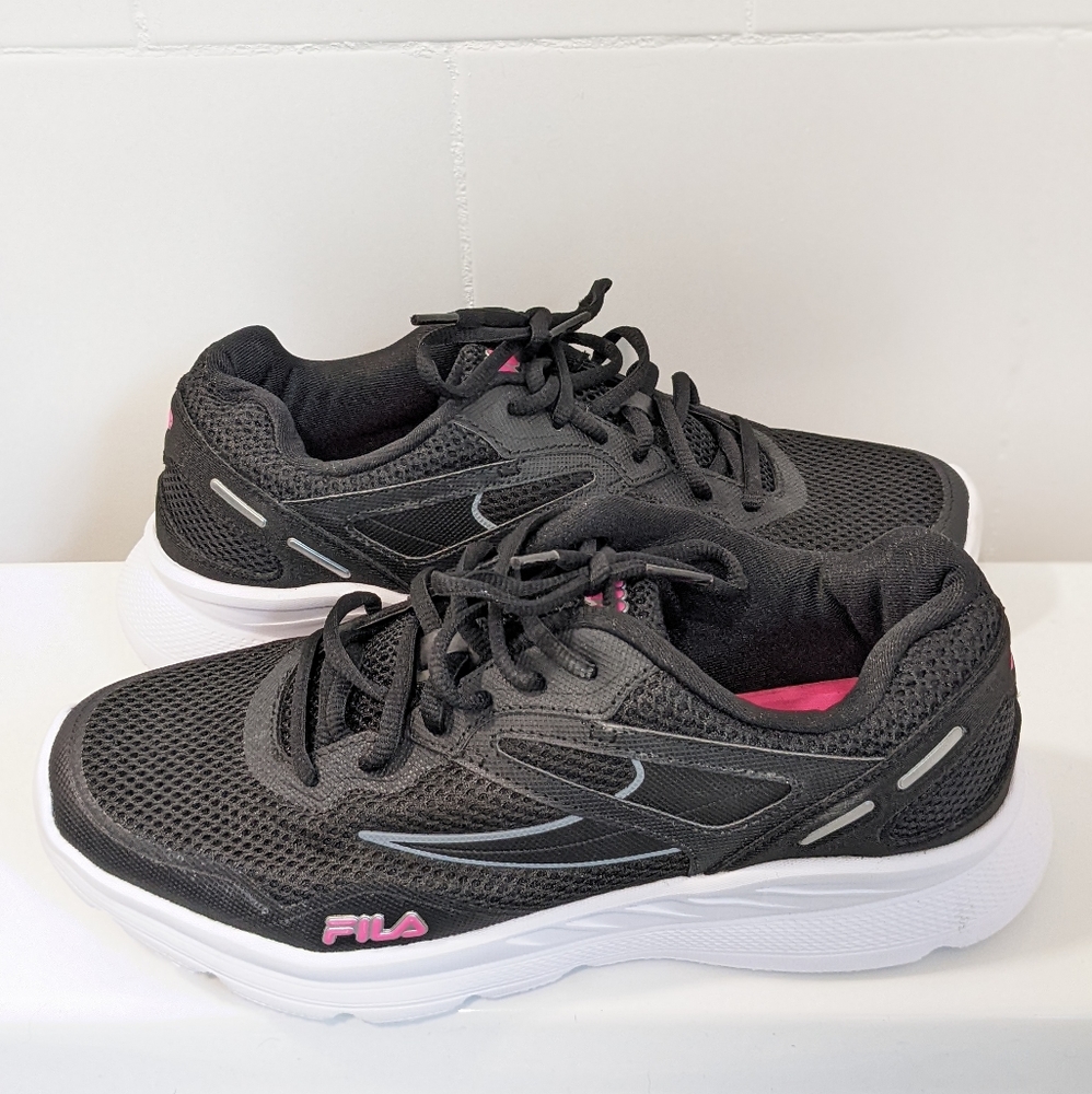 NWOT memory foam sneakers by Fila